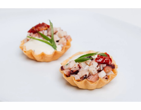 Mini Tartlet with Cheese Mousse and Octopus