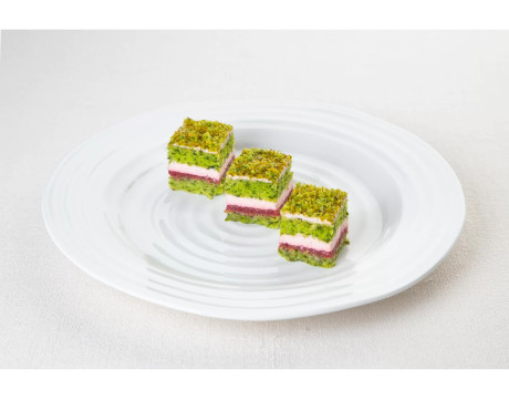 Mini Strawberry Spinach Cakes