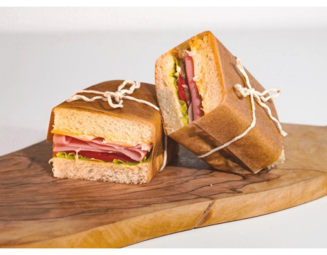Mini sandwiches with ham and cheese (2 pcs.)