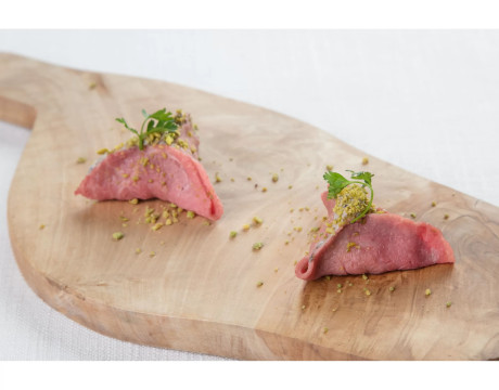 Roast beef with truffle paste and pistachios