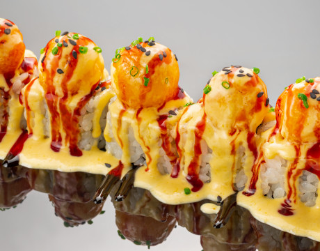 Roll with Shrimp, Foie Gras, and Caramelized Apple